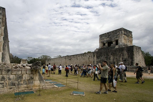 Chitchen Itza BallCourt 02