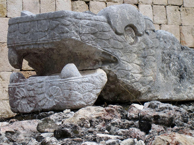 Chitchen Itza BallCourt 15