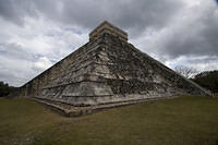 Chitchen Itza Pyramid Kukulcan 05